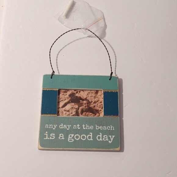 Slat Wood Mini Hanging Frame - Any Day at the beach is a good day - Picture 2 of 3